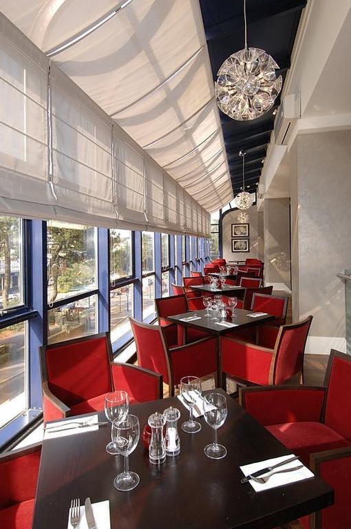 Premier Inn Bournemouth Central Restaurant photo